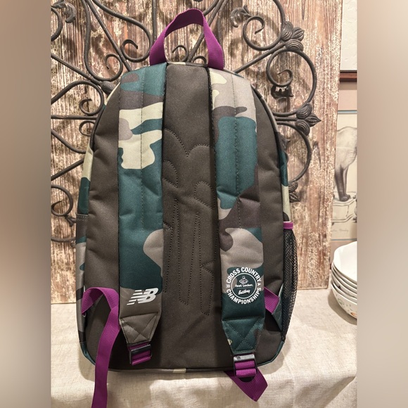 New Balance Cross Country 2018 Limited Foot Locker Camo Padded Backpack nwot - Picture 8 of 13